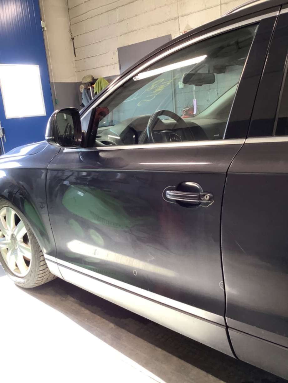 Dør venstre foran til Audi Q7, 2006-2010 (Type I, Fase 1)  (AUDI|)