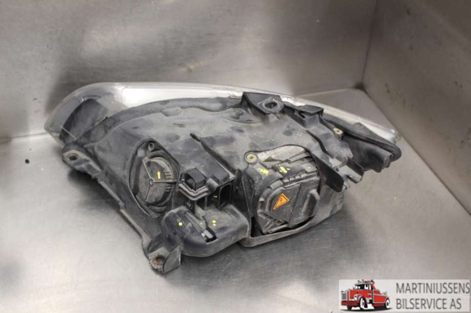 Frontlykt høyre halogen til Audi Q7 2006-2010 (Type I, Fase 1)  (AUDI||4L0 941 004 B)
