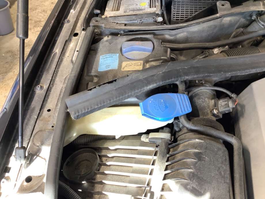 Spylertank til Audi Q7, 2006-2010 (Type I, Fase 1)  (AUDI|)