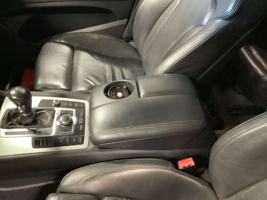 Sete armlene lokk til Audi Q7, 2006-2010 (Type I, Fase 1)  (AUDI|)
