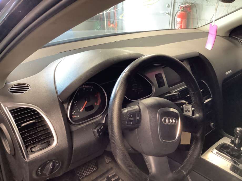 Dashbord til Audi Q7, 2006-2010 (Type I, Fase 1)  (AUDI|)