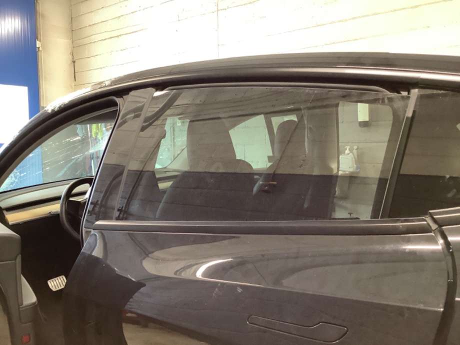 Siderute venstre bak til Tesla Model Y, 2021-2024 (Type I)  (TESLA|)