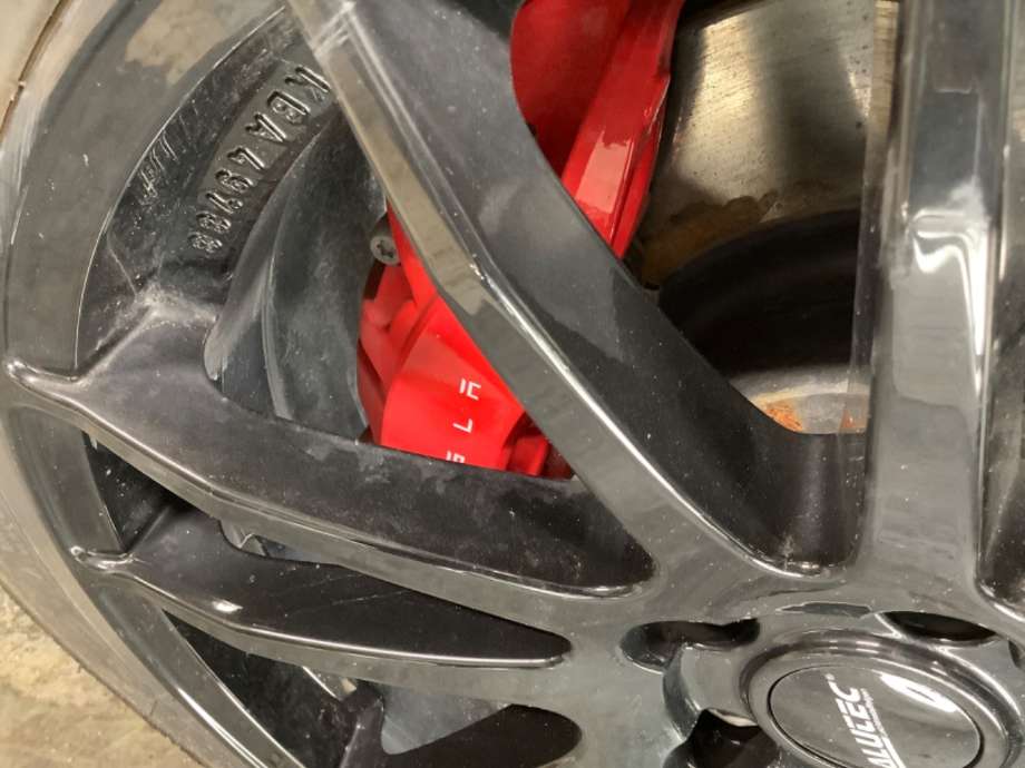 Bremsecaliper høyre foran til Tesla Model Y 2021-2024 (Type I)  (TESLA|)
