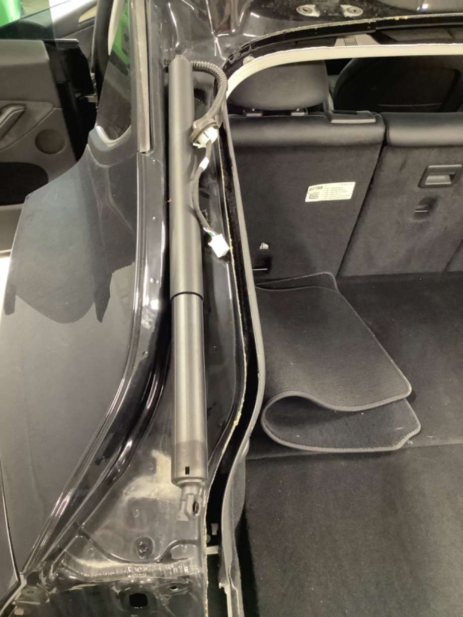 Baklukedemper til Tesla Model Y, 2021-2024 (Type I)  (TESLA|)