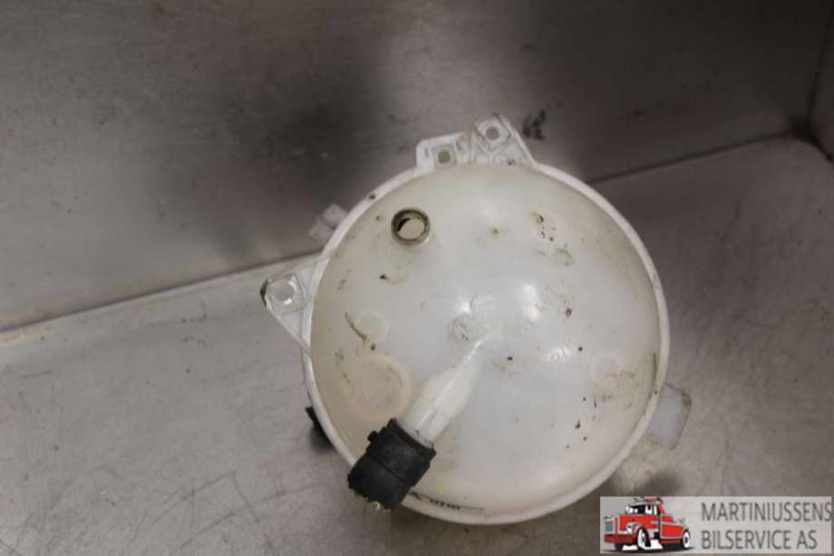 Ekspansjonstank til VW Caddy 2010-2015 (Type III, Fase 2)  (VOLKSWAGEN||1K0 121 407 A)
