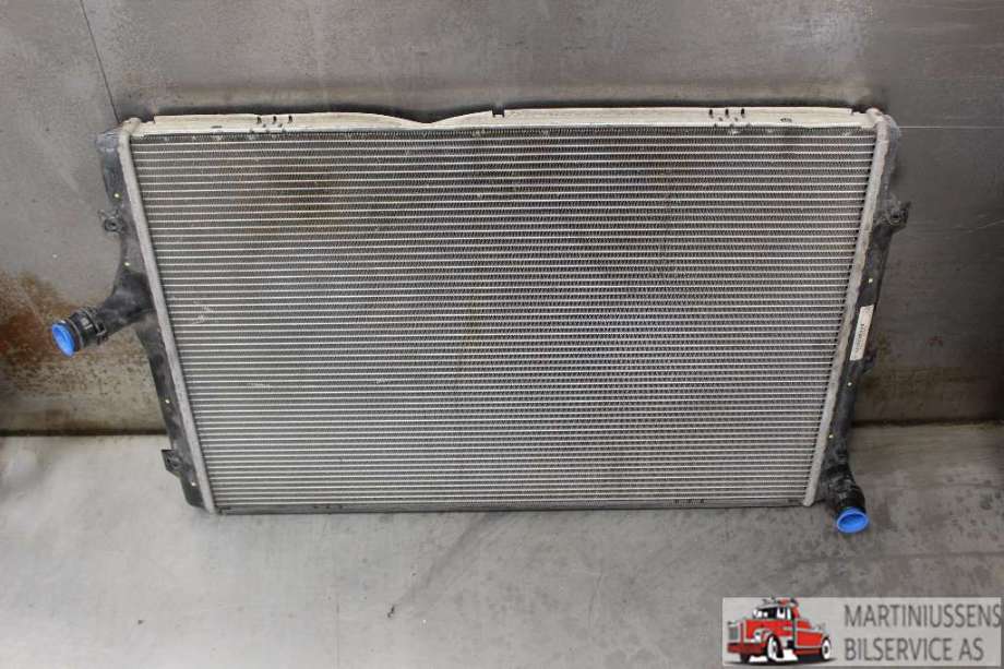 Radiator (manuell gir) til VW Caddy, 2010-2015 (Type III, Fase 2)  (VOLKSWAGEN|)