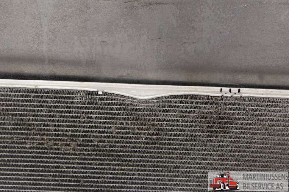 Radiator (manuell gir) til VW Caddy 2010-2015 (Type III, Fase 2)  (VOLKSWAGEN||1K0 121 251 DM)
