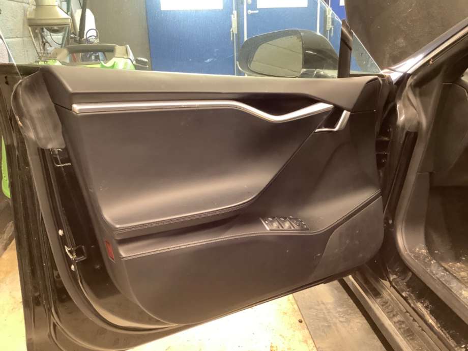 Dørtrekk venstre til Tesla Model S, 2016-2021 (Fase 2)  (TESLA|)