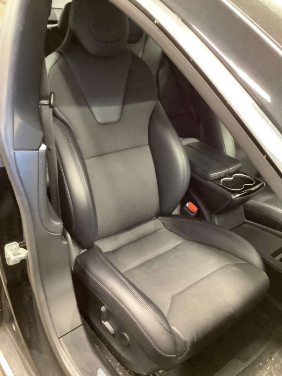 Sete foran høyre til Tesla Model S, 2016-2021 (Fase 2)  (TESLA|)