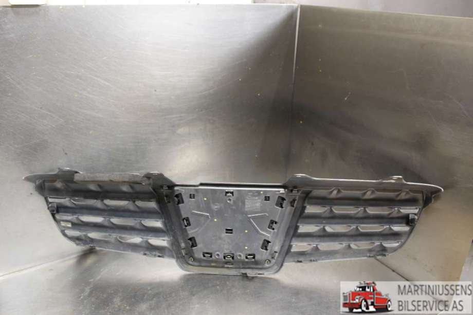 Grill til Nissan Qashqai 2007-2010 (Type I, Fase 1)  (NISSAN||62310 JD000)