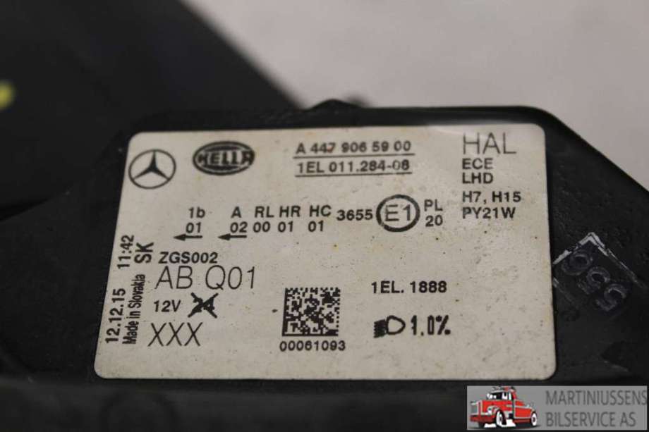 Frontlykt høyre halogen til Mercedes Vito 2014-->> (W447) (W447) (MERCEDES||A445 906 59 00)