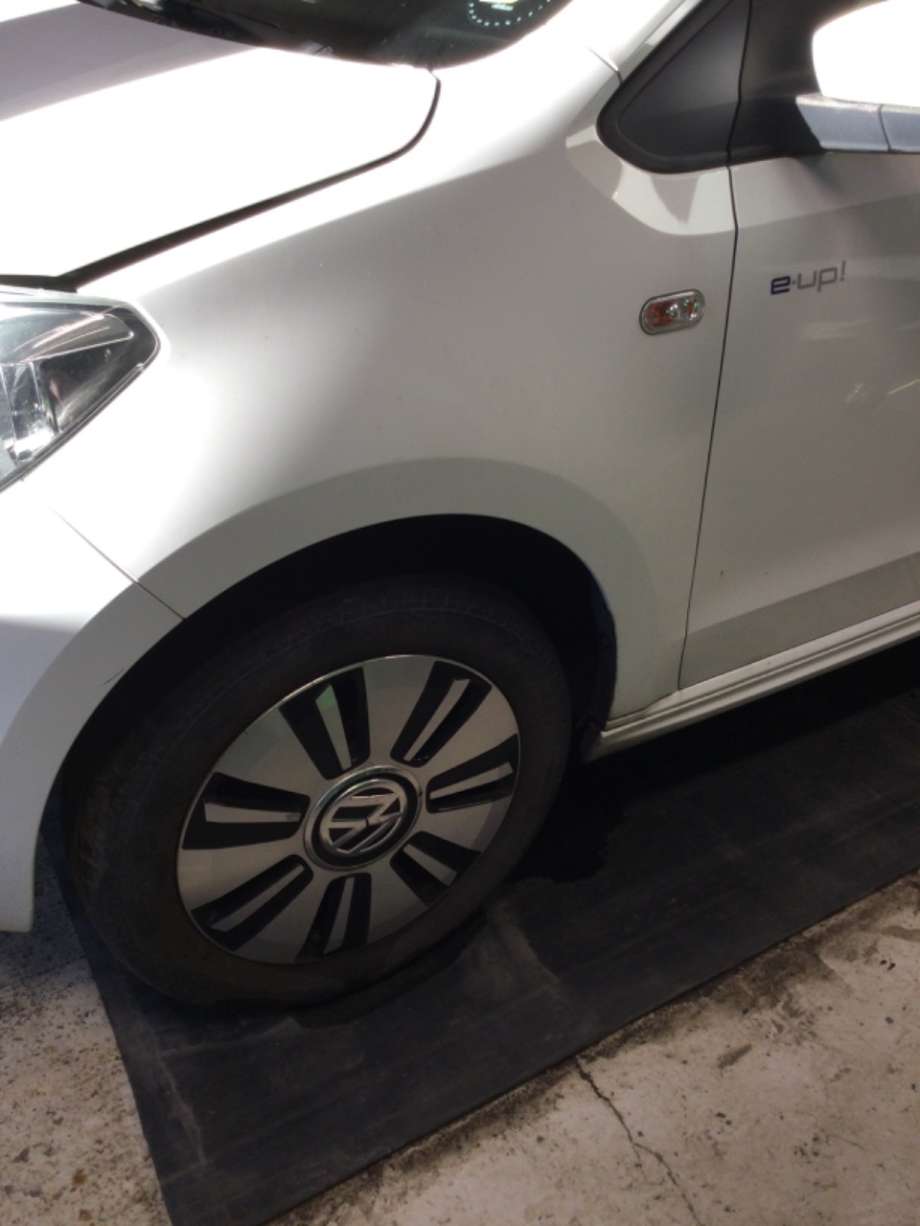 Skjerm venstre foran til VW E-Up, 2013-2019  (VOLKSWAGEN|)