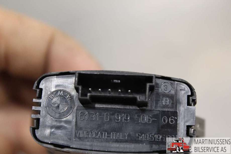 Bryter nødblink til BMW X5 2007-2013 (E70) (E70) (BMW||6131-6 919 506-06)