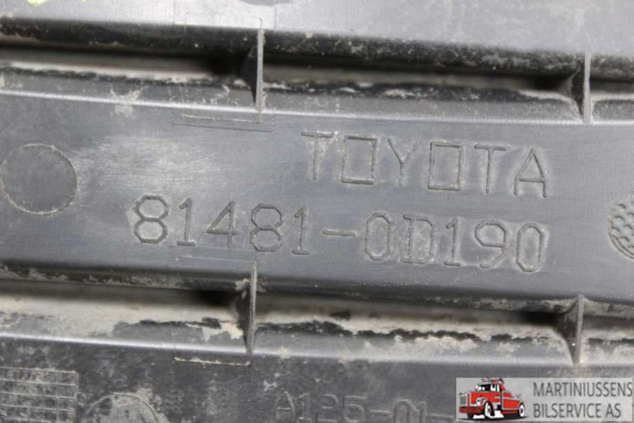 Grill høyre til Toyota Yaris 2012-2014 (Type III, Fase 1)  (TOYOTA||81481-0D190)