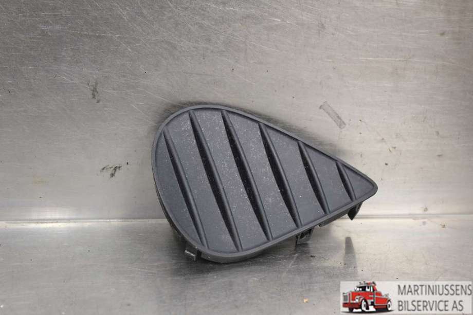 Grill venstre til Toyota Yaris, 2012-2014 (Type III, Fase 1)  (TOYOTA|)