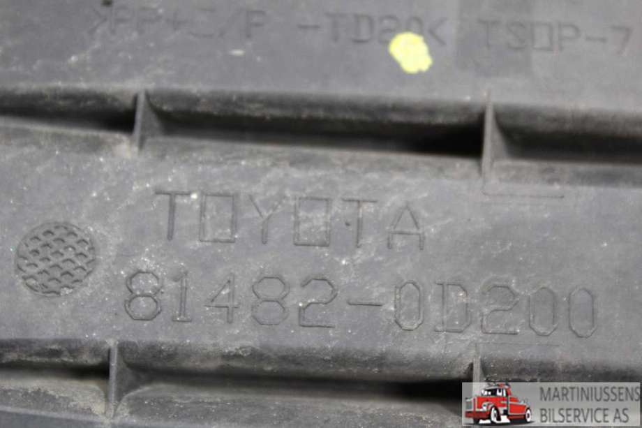 Grill venstre til Toyota Yaris 2012-2014 (Type III, Fase 1)  (TOYOTA||81482-0D200)