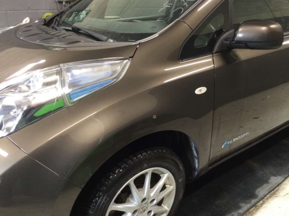 Skjerm venstre foran til Nissan Leaf 2011-2017 (Type I)  (NISSAN|)