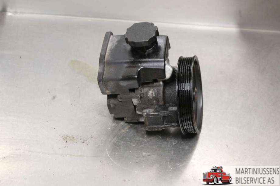 Servo pumpe mekanisk til Mercedes C-Klasse 2007-2011 (Fase 1) (W204) (W204) (MERCEDES|A 004 466 70 01|)