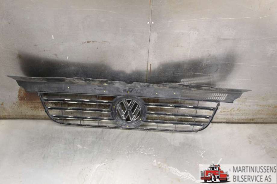 Grill til VW Transporter / Caravelle 2003-2009 (Fase 1) (T5) (T5) (VOLKSWAGEN||7H5 807 101/8)