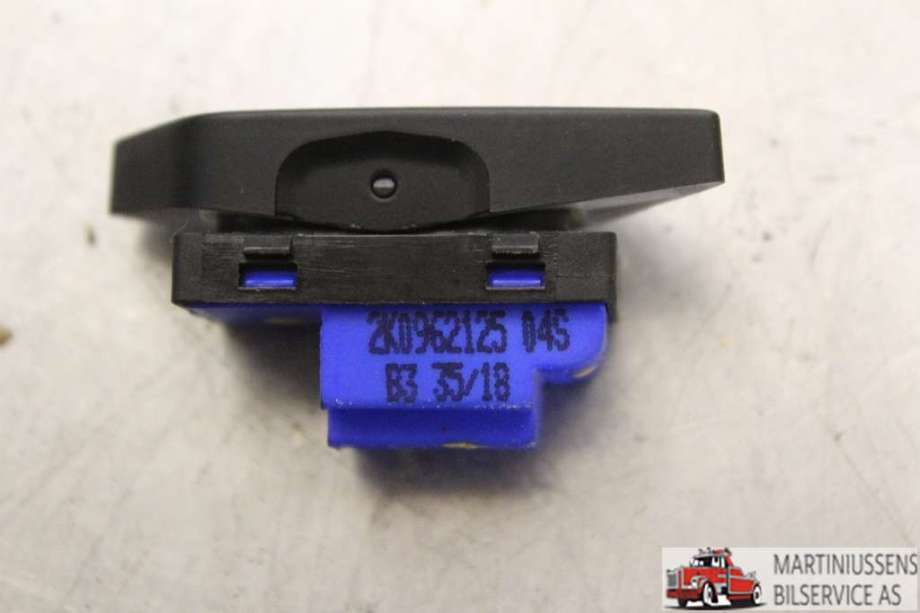 Bryter diverse til VW Caddy 2015-2020 (Type III, Fase 3)  (VOLKSWAGEN||2K0962125)