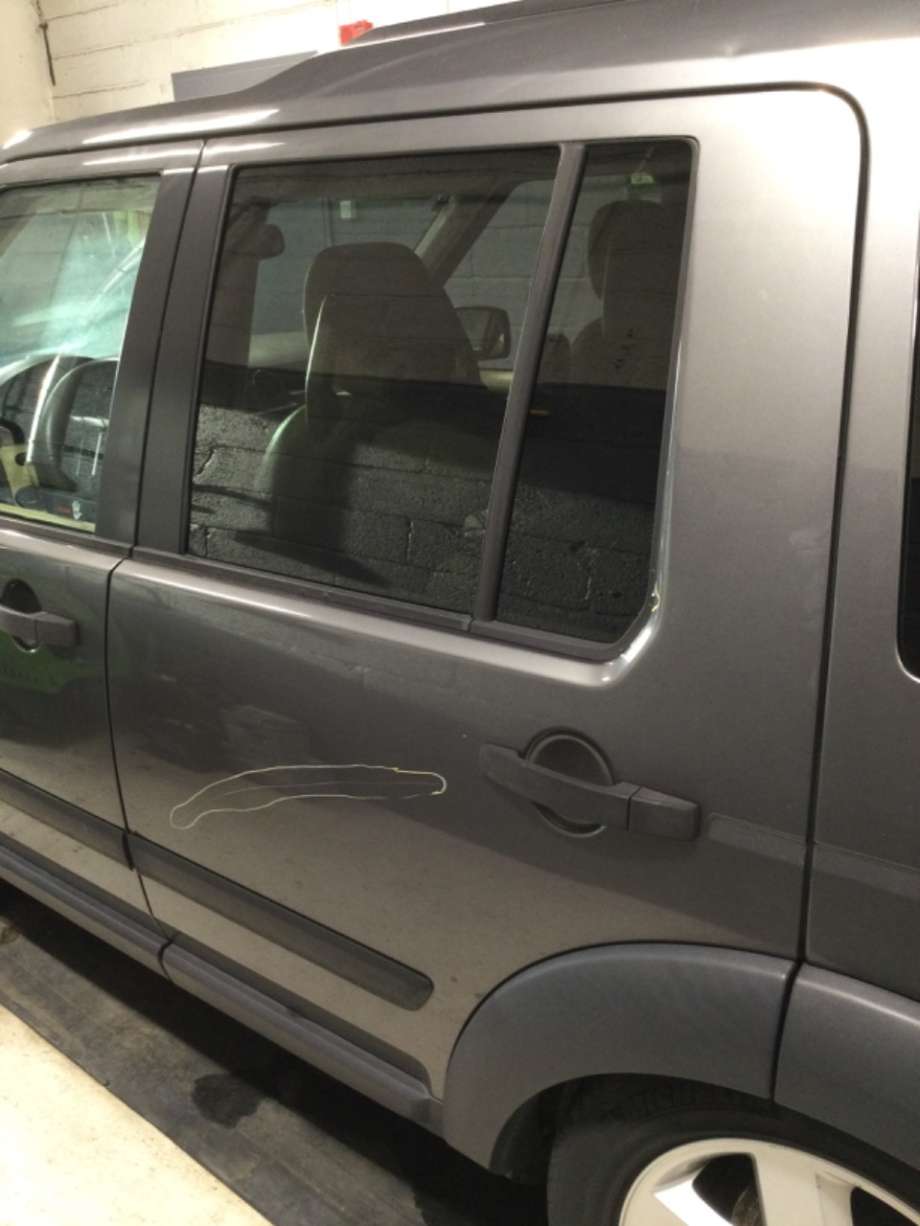 Dør venstre bak til Land Rover Discovery, 2005-2009 (Type III)  (LAND-ROVER|)
