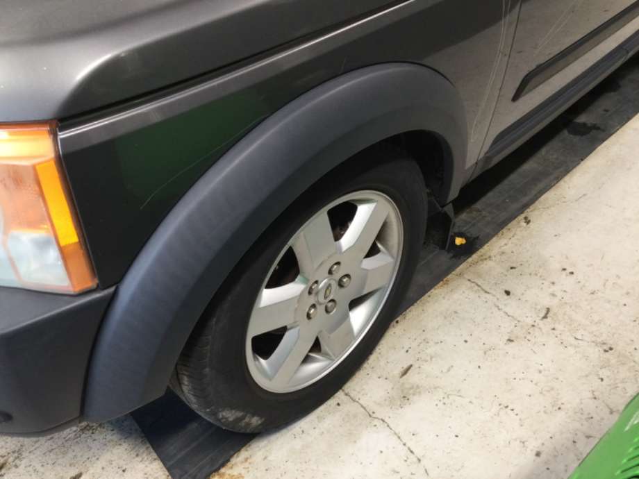 Hjulbuelist venstre foran til Land Rover Discovery, 2005-2009 (Type III)  (LAND-ROVER|)