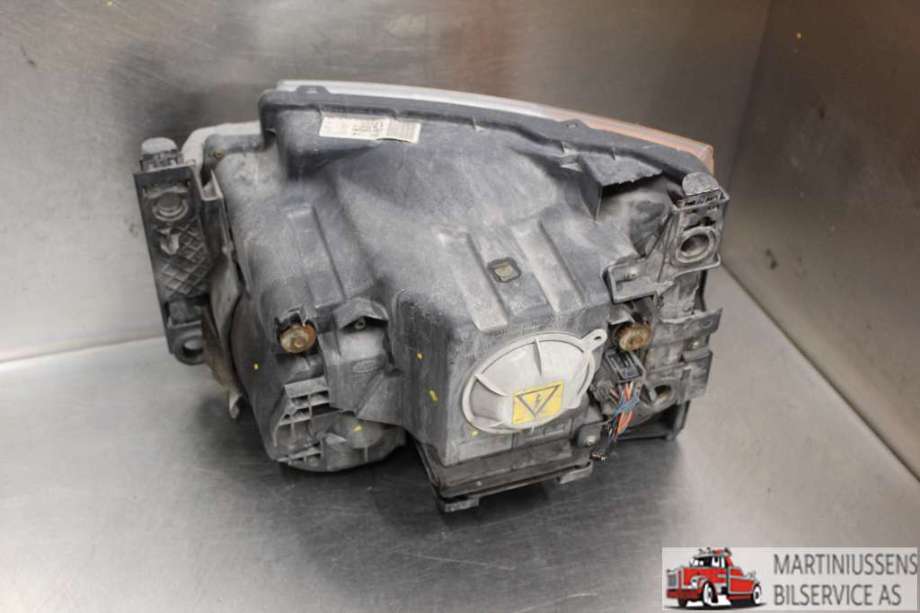 Frontlykt høyre halogen til Land Rover Discovery 2005-2009 (Type III)  (LAND-ROVER||XBC500082)