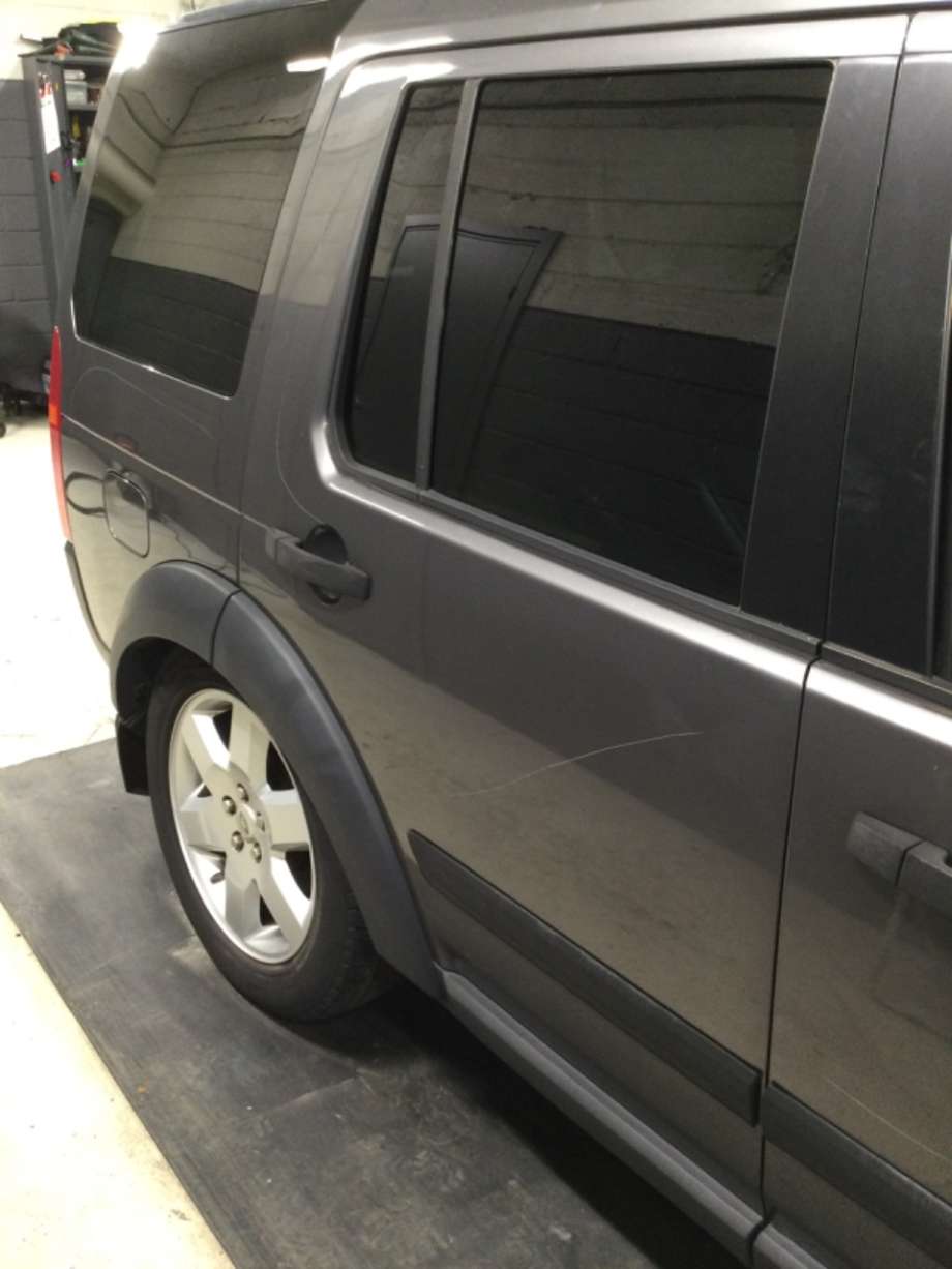 Dør høyre bak til Land Rover Discovery 2005-2009 (Type III)  (LAND-ROVER|)