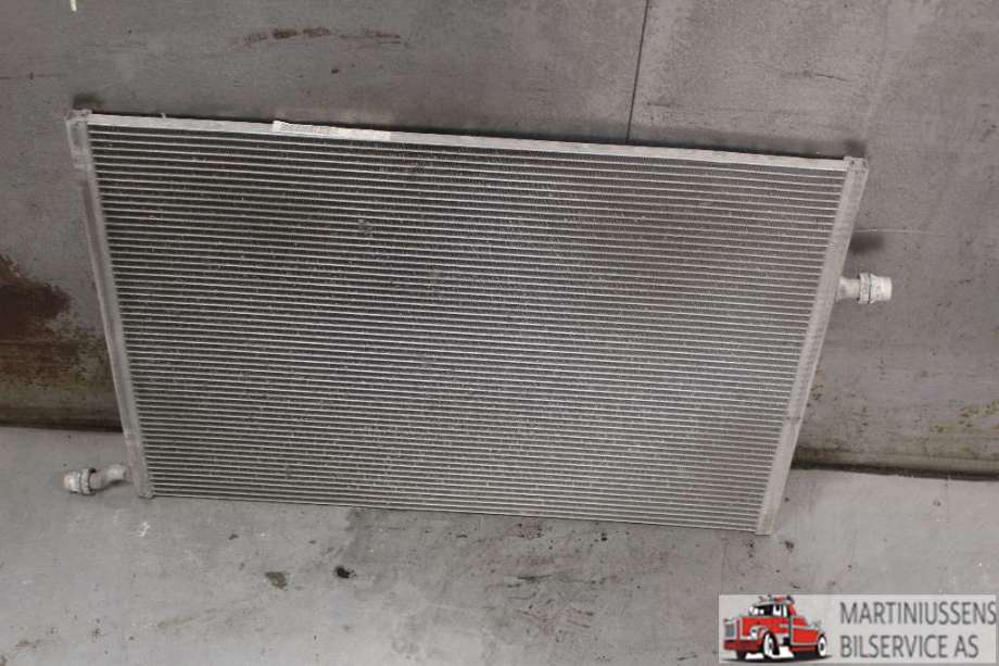 Radiator (automat gir) til Mercedes C-Klasse 2014-2018 (Fase 1) (W205) (W205) (MERCEDES||A 099 500 20 03)