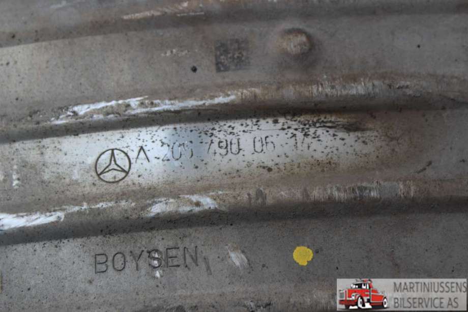 Eksos midtre til Mercedes C-Klasse 2014-2018 (Fase 1) (W205) (W205) (MERCEDES||A 205 490 06 14)