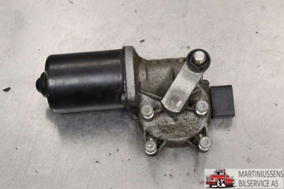 Viskermotor frontrute til VW Amarok 2016-2022 (Type I, Fase 2)  (VOLKSWAGEN||7E1.955.113B)