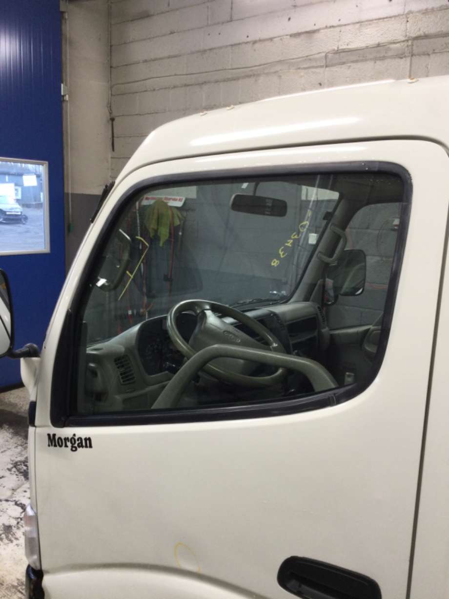 Siderute venstre foran til Toyota Dyna 100, 1975-->>  (TOYOTA|)