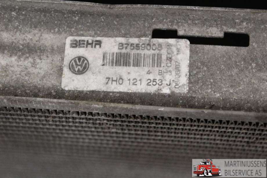 Radiator (automat gir) til VW Transporter / Caravelle 2003-2009 (Fase 1) (T5) (T5) (VOLKSWAGEN||7H0 121 253J)