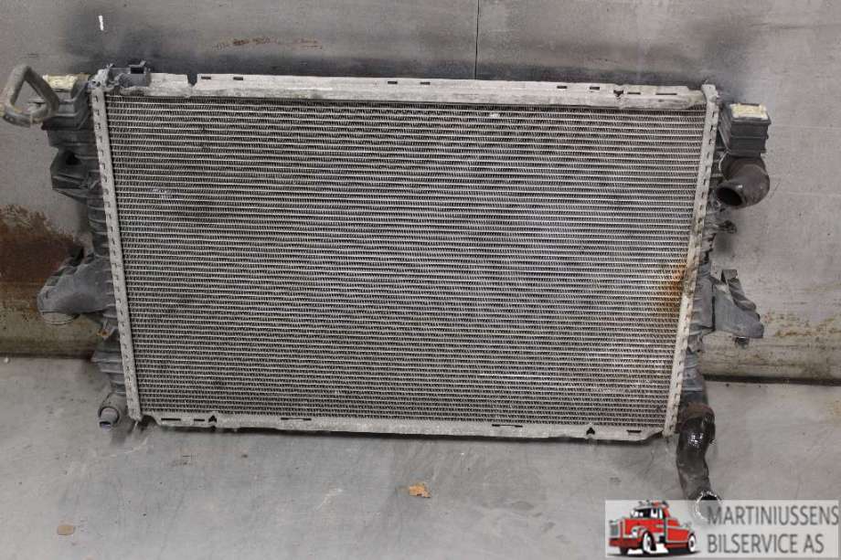 Radiator (automat gir) til VW Transporter / Caravelle 2003-2009 (Fase 1) (T5) (T5) (VOLKSWAGEN||7H0 121 253J)