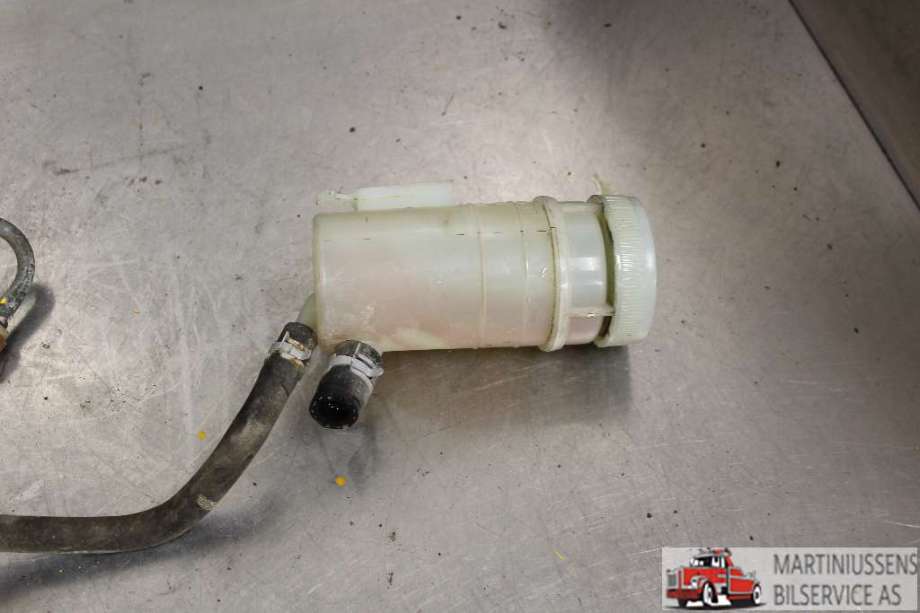 Servo oljebeholder til Isuzu D-Max 2017-2020 (Type II, Fase 2)  (ISUZU|)