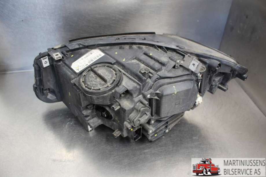 Frontlykt høyre halogen til BMW 5-Serie 2010-2017 (F10/F11) (F10/F11) (BMW|63117343912||1ZT011087.42)