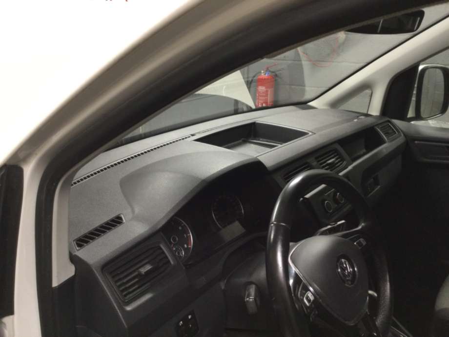 Dashbord til VW Caddy, 2015-2020 (Type III, Fase 3)  (VOLKSWAGEN|)