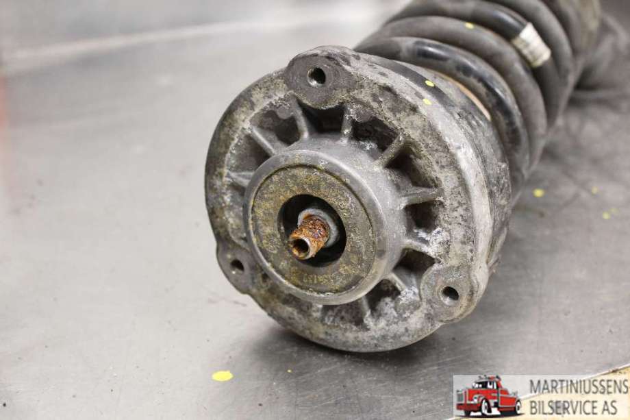 Fjærbein venstre foran til BMW 7-Serie 2009-2015 (F01/F02/F03/F04) (F01/F02/F03/F04) (BMW||37.11-6851127-01)
