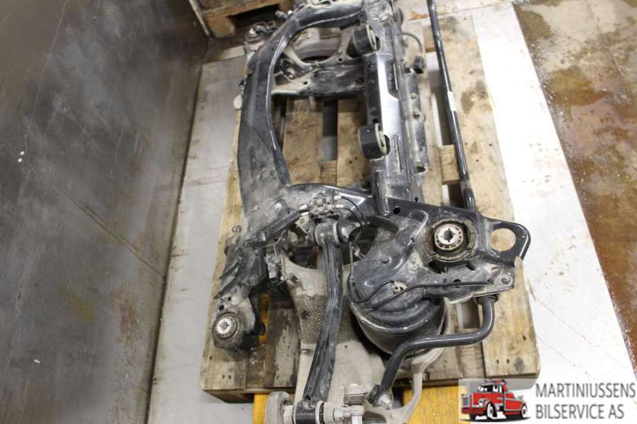Travers bak til Volvo XC90 2015-2025 (Type II)  (VOLVO|)