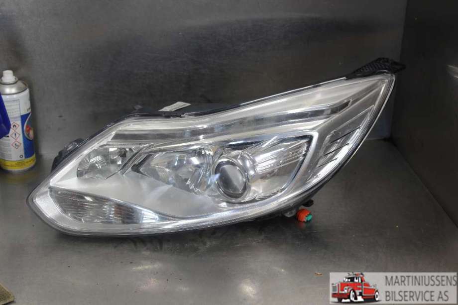 Frontlykt venstre xenon til Ford Focus 2011-2014 (Type III, Fase 1)  (FORD||BM51-13D155-AG)