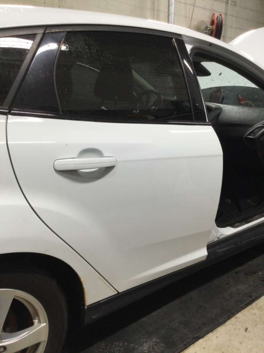 Dør høyre bak til Ford Focus, 2011-2014 (Type III, Fase 1)  (FORD|)