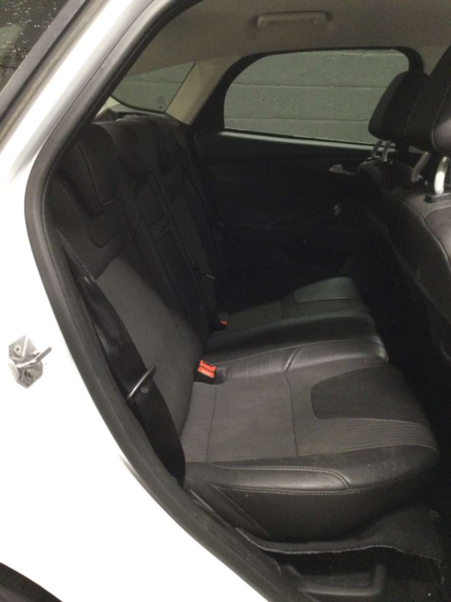Sete bak til Ford Focus, 2011-2014 (Type III, Fase 1)  (FORD|)