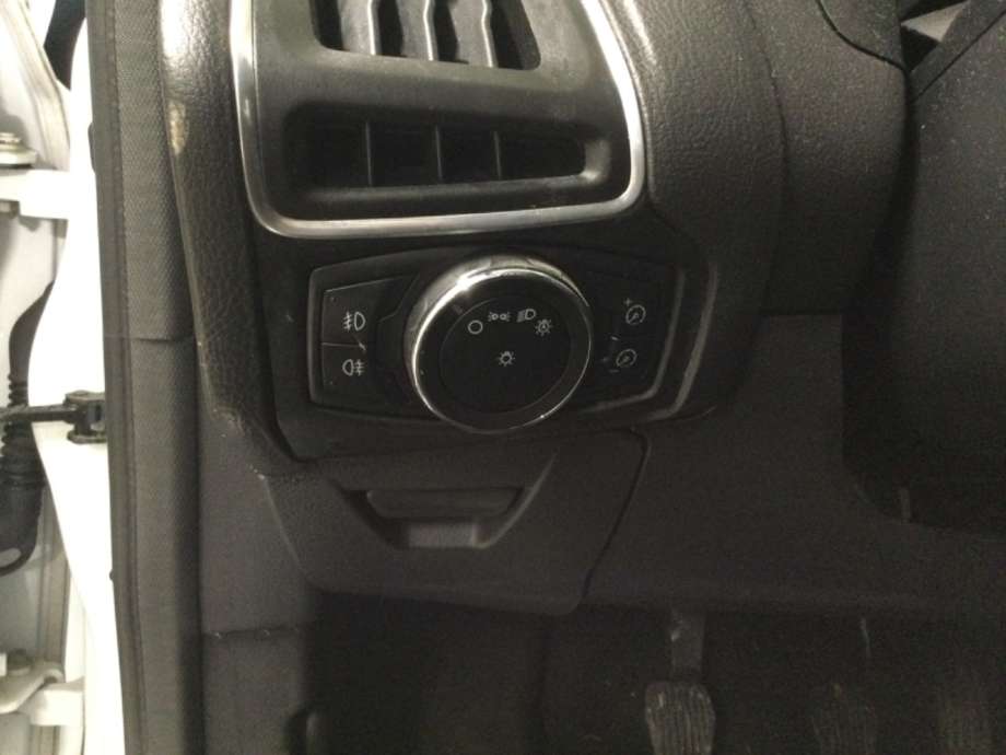 Bryter lys til Ford Focus, 2011-2014 (Type III, Fase 1)  (FORD|)