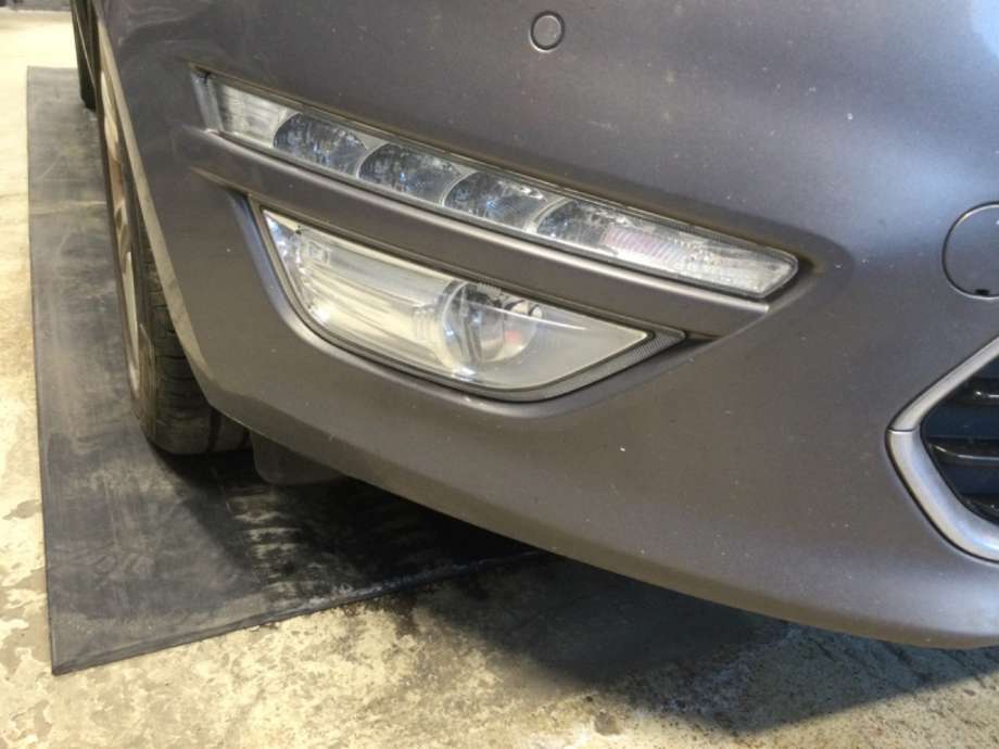 Tåkelykt høyre foran til Ford Mondeo 2011-2014 (Type IV, Fase 2)  (FORD||BS71  15K201-AB)