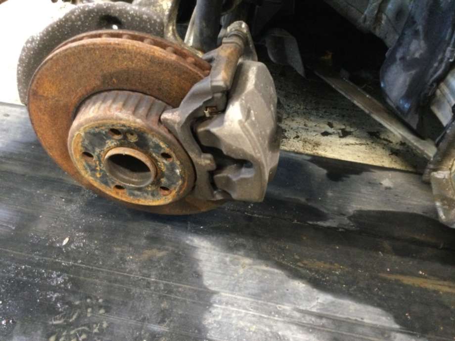 Bremsecaliper brakett til Mercedes E-Klasse, 2016-2023 (W213) (W213) (MERCEDES|)