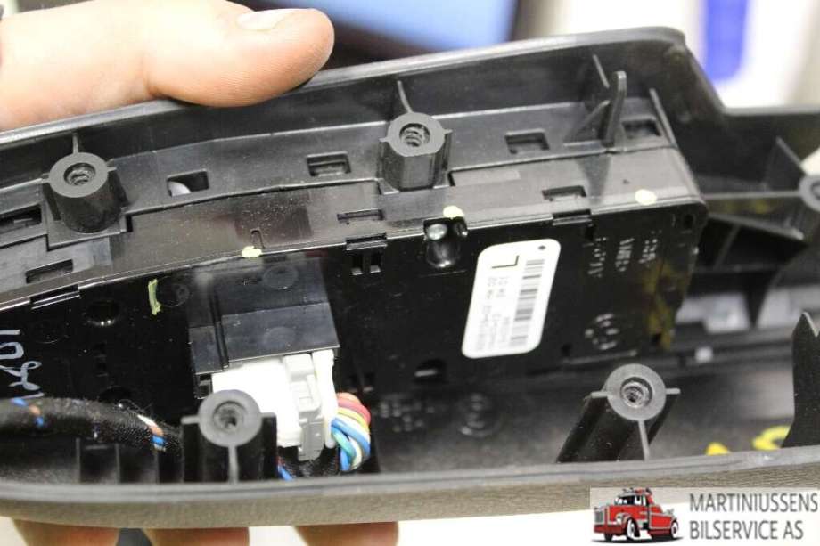 Bryter ruteheis til BMW X3 2010-2017 (F25) (F25) (BMW||9208109-02)