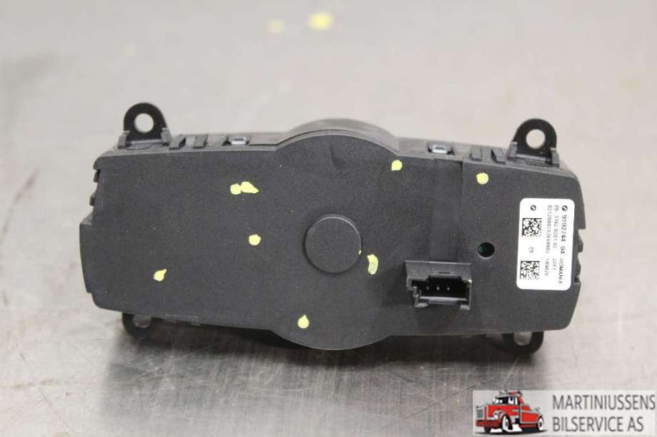 Bryter lys til BMW X3 2010-2017 (F25) (F25) (BMW||9192744 04)