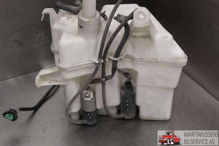Spylertank til Toyota Avensis 2009-2015 (Type III, Fase 1)  (TOYOTA||85350-05090)