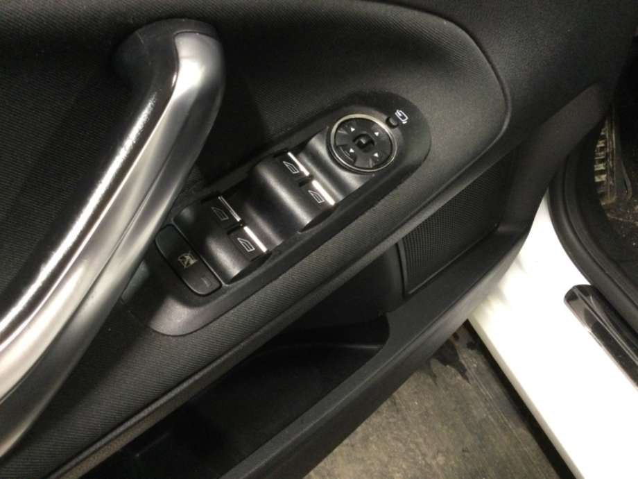 Bryter ruteheis til Ford Mondeo, 2011-2014 (Type IV, Fase 2)  (FORD|)