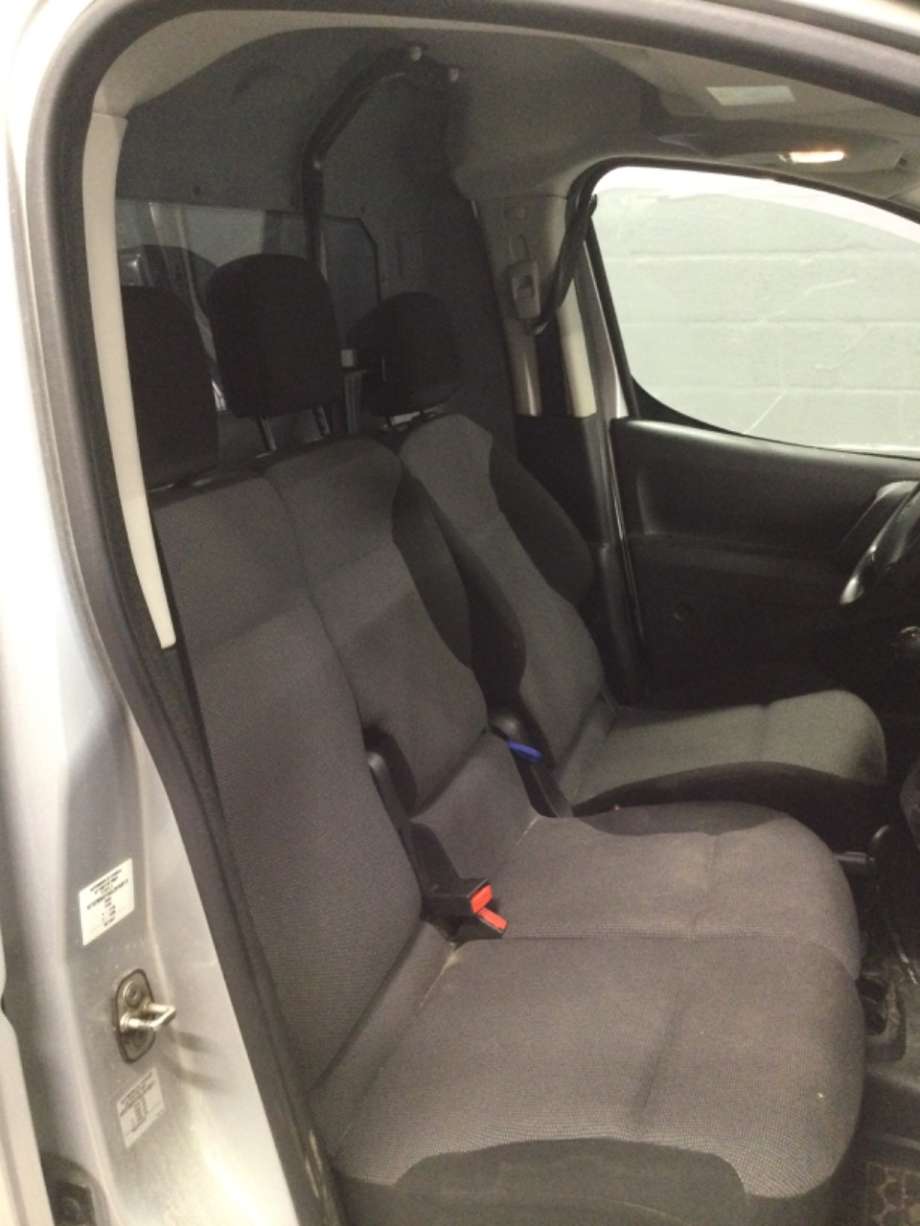 Bagasjerom hundegitter til Peugeot Partner, 2015-2019 (Type II, Fase 2)  (PEUGEOT|)
